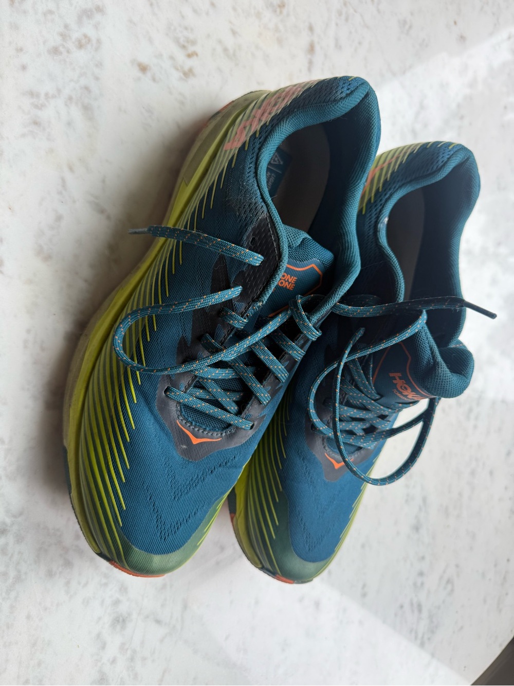 Hoka Torrent 12